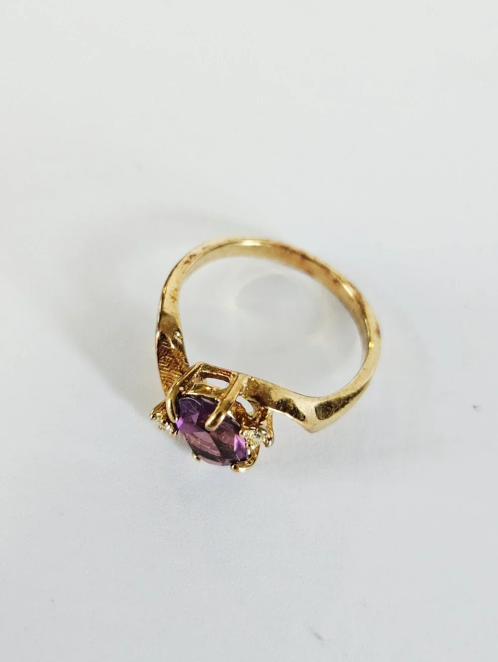 Vintage 14k G.E. Amethyst Stone Oval Gold Bypass Twist Band Triple Stone Ring 7
